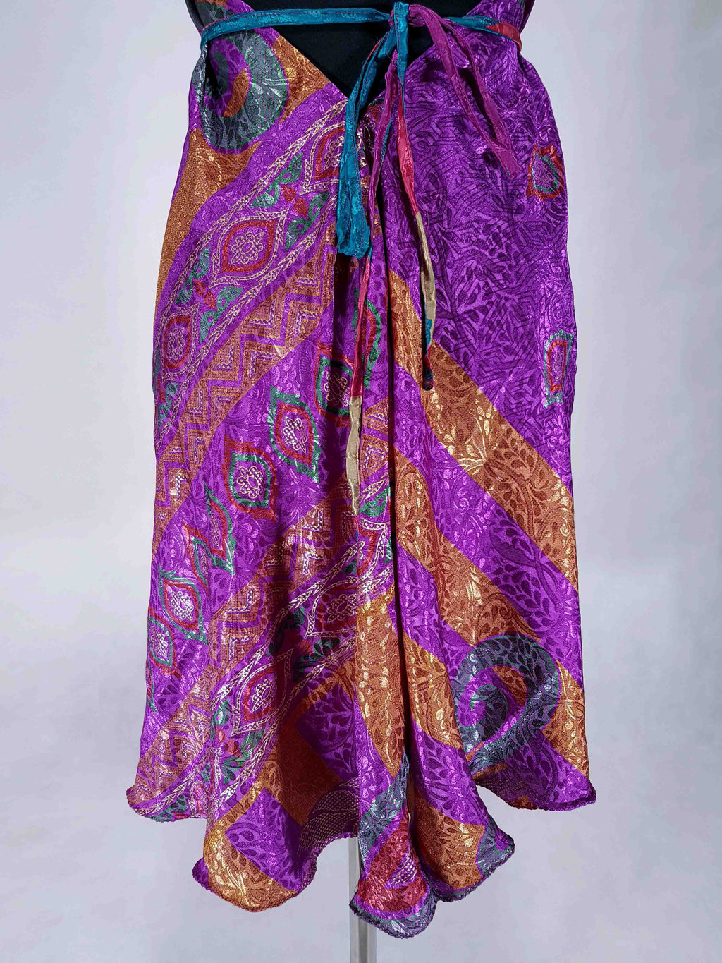 Das kurze Magische Kleid intensives Lila